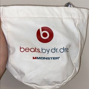 Headphones Beats by Dr. Dre with Pouch and chord